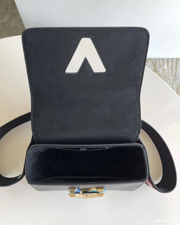 Aaa replica bags TWIST LOUIS PM VUITTON 0823
